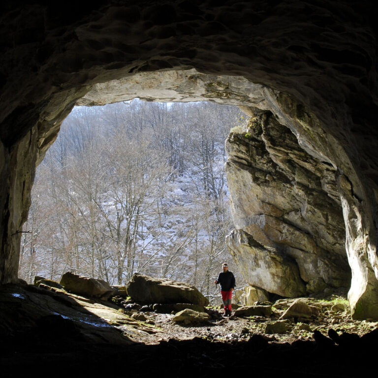 Entrada de la cueva de Supelegor. ©Jon Benito