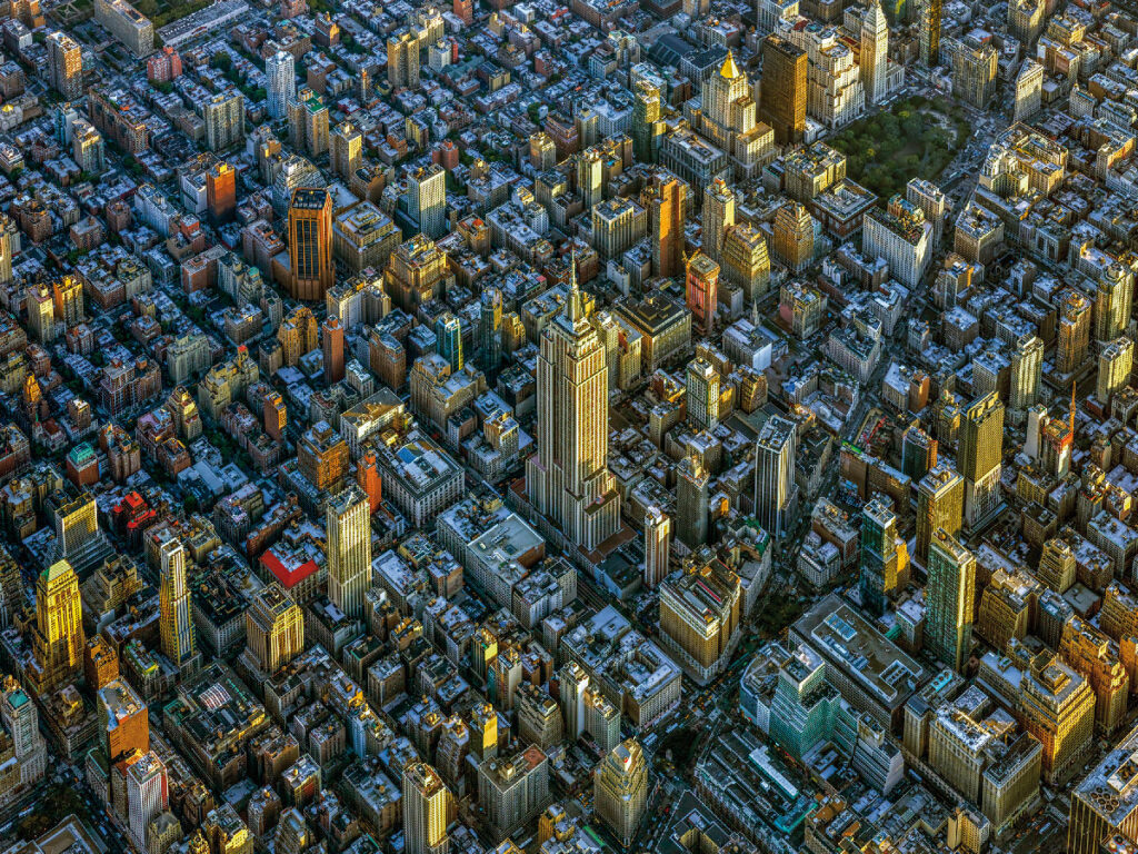La isla de Manhattan, una de las ciudades preferidas del autor, reúne la mayor concentración de rascacielos del mundo.