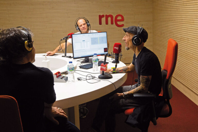 Kike Turrón y Fito en los estudios de RNE