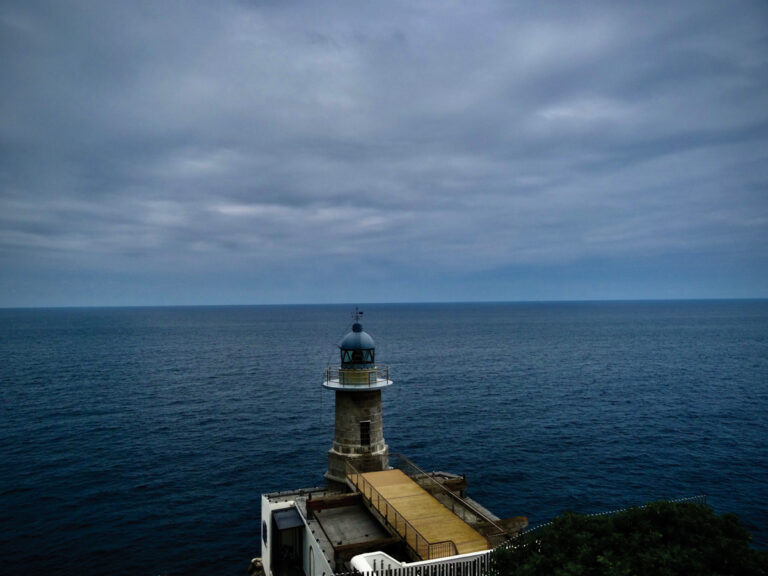 El misterio de un faro (Lekeitio). © Dani Artadi