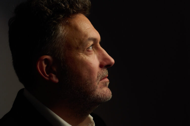 Nunca dejo de pensar en historias para mis novelas. © E. Moreno Esquibel
