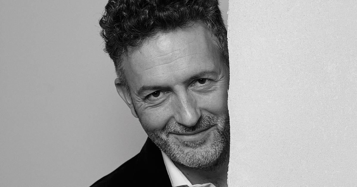 Mikel Santiago