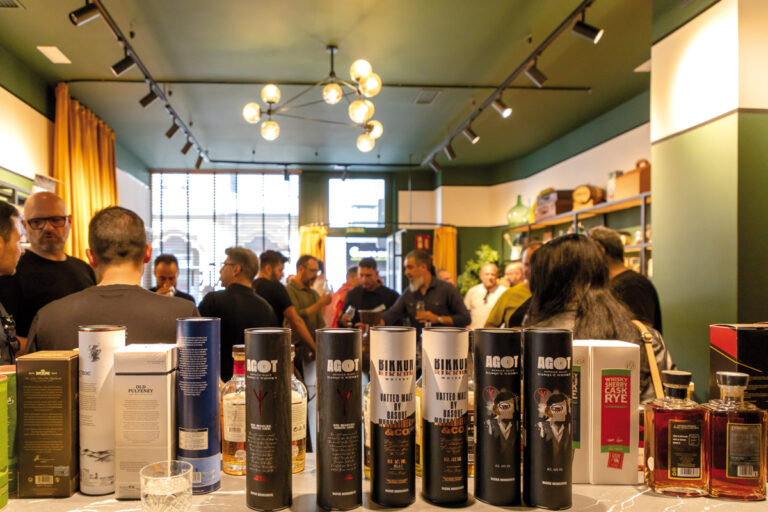Whisky Chats, Edari Bilbao