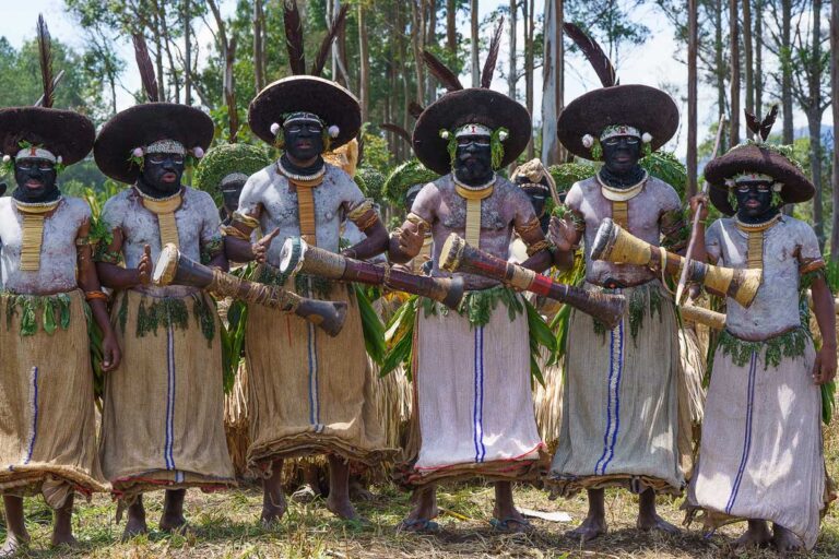 9.La tribu de cara negra Suli Muli