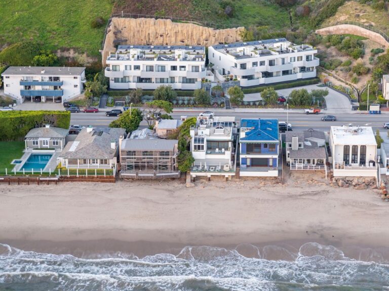 Vista aérea de casas en Malibú antes de los incendios de 2025. ©Jeffrey Milstein