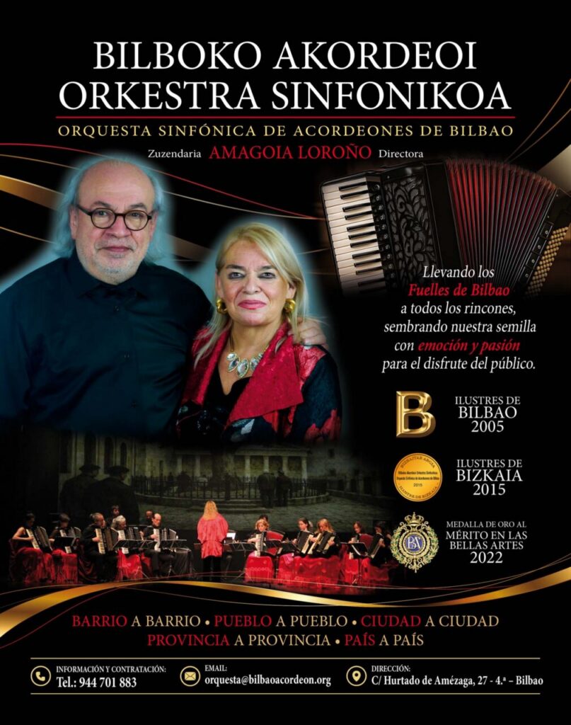 Directora y músicos de la Orquesta Sinfónica de Acordeones de Bilbao