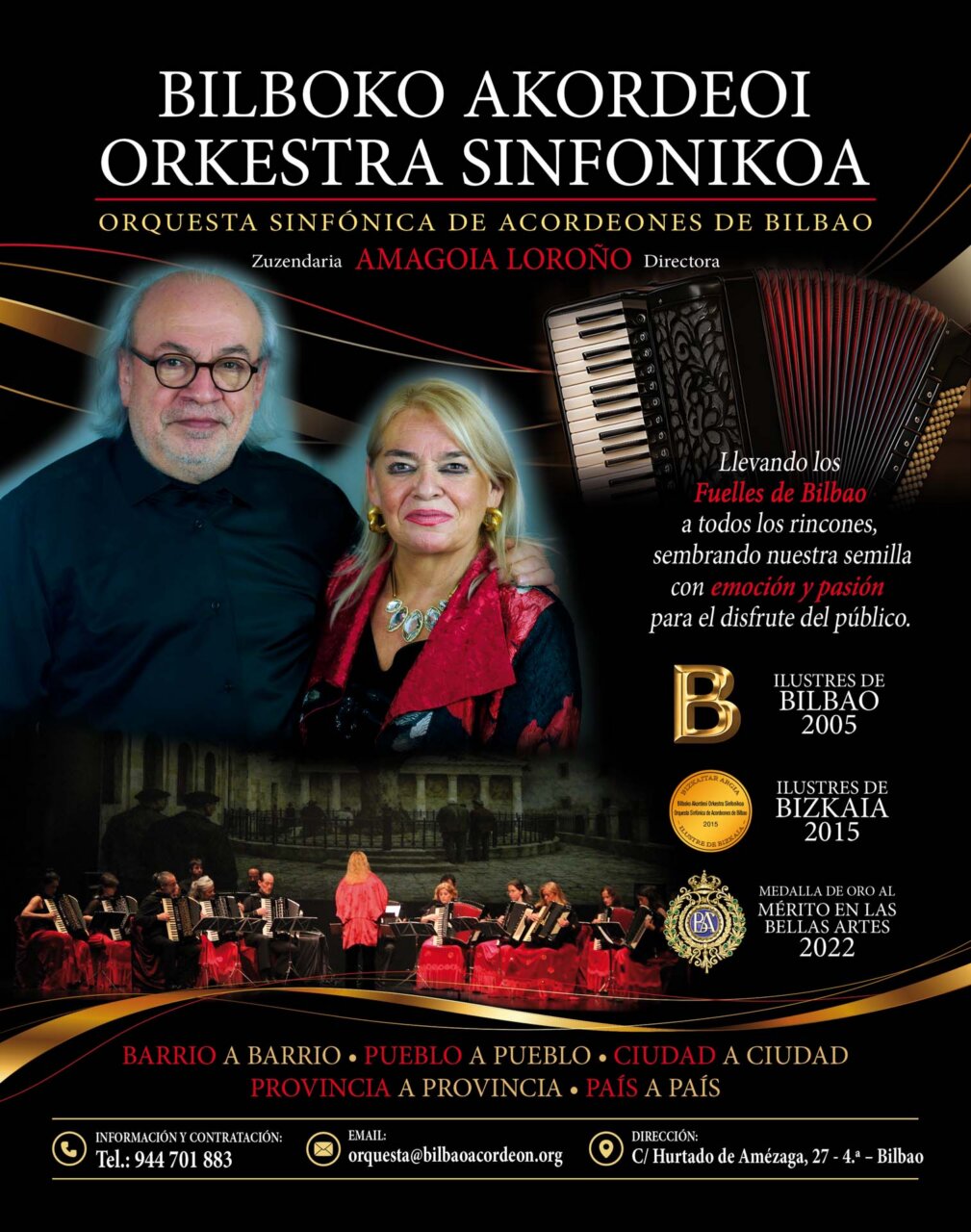 Directora y músicos de la Orquesta Sinfónica de Acordeones de Bilbao