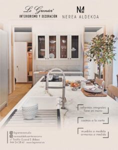 Cocina moderna con muebles a medida y decoración elegante